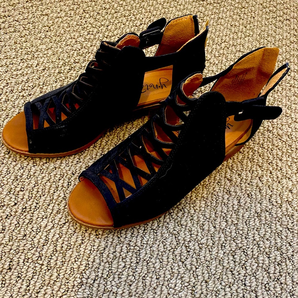 Ladies shoes